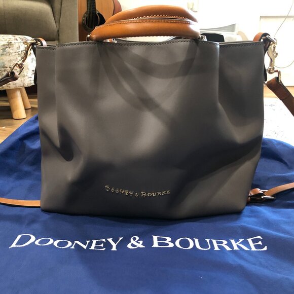 Brand NEW Dooney & Bourke Bag - Picture 1 of 7